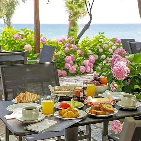 Cleopatra Hotel 2*